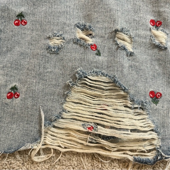 Radical Cherry-Embroidered Cropped Denim Jacket - Picture 5 of 6